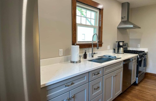 Van Wert Haus | Vintage Charm on Elson Ave.