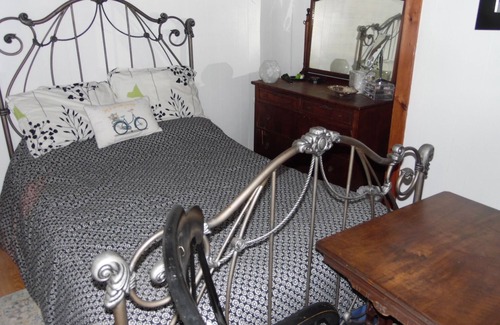 Au Gres Kabine | Vintage cottage on Lake Huron in Quaint Town of Au Gres Michigan