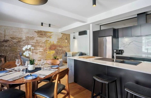 Hobart Central Business District Wohnung | Vintage Suite at Saddlers Embrace a Cafe Lifestyle