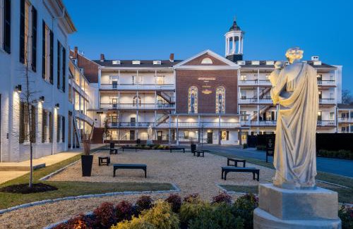 Downtown Hotel | Visitation Hotel Fredrick, a Tribute Portfolio Hotel