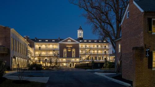 Downtown Hotel | Visitation Hotel Fredrick, a Tribute Portfolio Hotel
