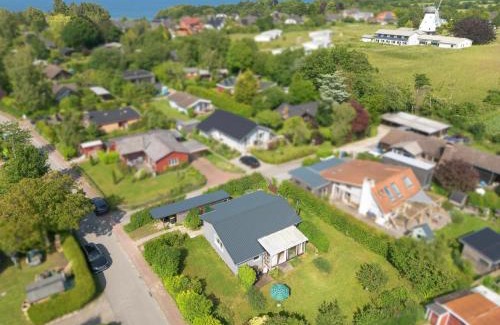 Westerholz Haus | VITA Sonnholm - modernisiertes Häuschen mit Garten am Meer
