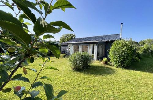 Westerholz Haus | VITA Sonnholm - modernisiertes Häuschen mit Garten am Meer