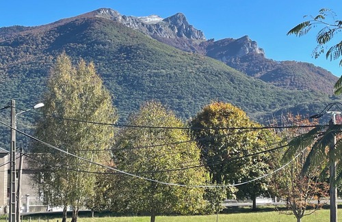 Salechan Wohnung | Vue du Gar - Gateway to the Pyrenees for hikers, cyclists, skiers & relaxation.