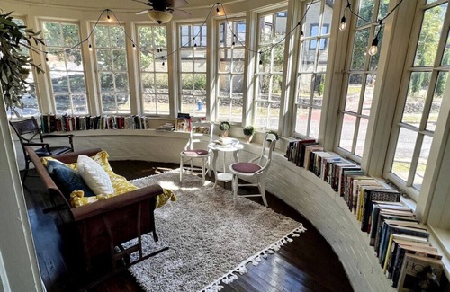 Five Points South Haus | Vulcan's Knee: 6bdrm Mansion ~ Speakeasy ~ Library