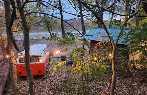 Colton Kabine | VW Bus Campsite & Very Small Cabin on the Water!