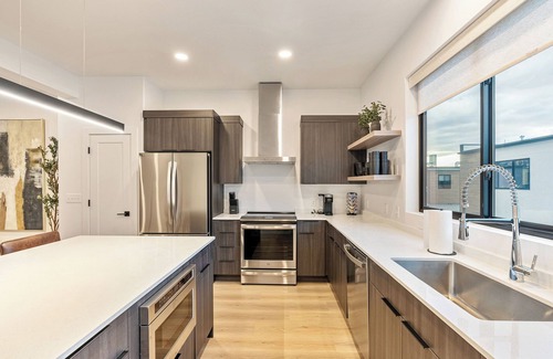 Millcreek Haus | Wake to breathtaking views! - WIFI/FIREPLACE/AC