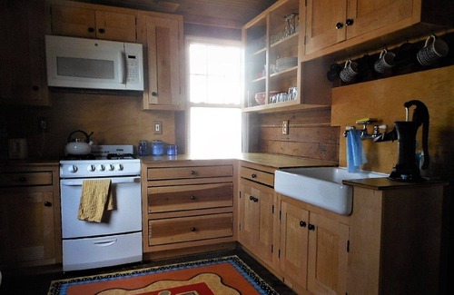 Mid-Coast and Islands Hütte | Aufwachen mit Sonnenaufgang auf dem Ozean