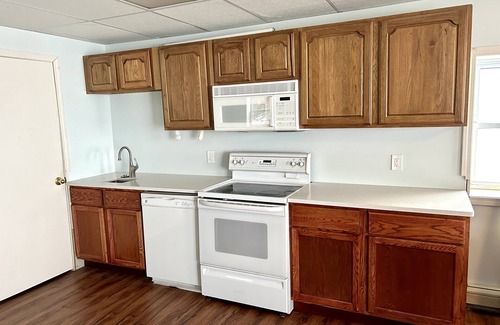 Houghton Lake Haus | Wake up to Sunrises - Your Lakehouse Getaway!