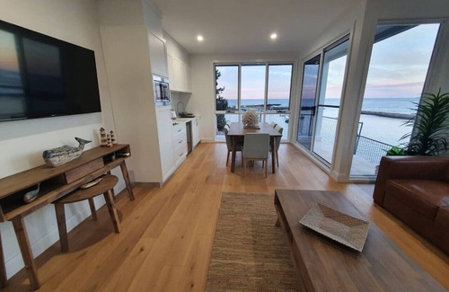 Shellharbour Eigentumswohnung | Wake up to the ocean at LegaSea