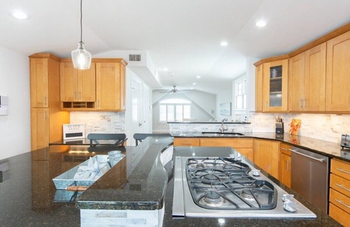 Sea Bright Haus | Wake up w/ Ocean Views in SeaBright!
