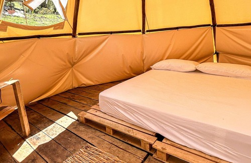 California Kabine | Wake up with a view of the mountains from our Hostal Las Valkirias