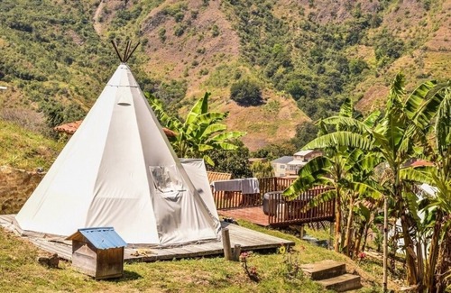 California Kabine | Wake up with a view of the mountains from our Hostal Las Valkirias