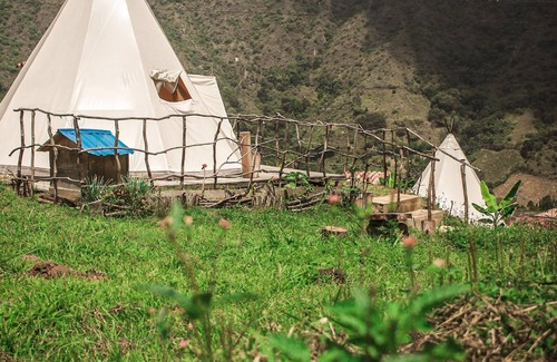 California Kabine | Wake up with a view of the mountains from our Hostal Las Valkirias