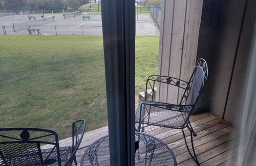 Kingsmill Wohnung | Walk to beach by Busch Gardens, lovely room