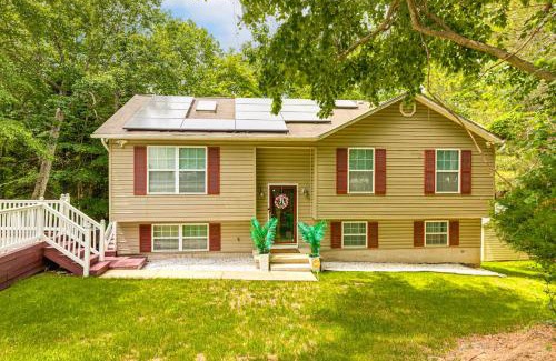 Chesapeake Ranch Estates-Drum Point Haus | Walk to Beach Elegant Escape in Lusby!