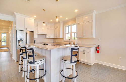 Waveland Haus | Walk to Beach: Oceanfront Home w/ Outdoor Kitchen