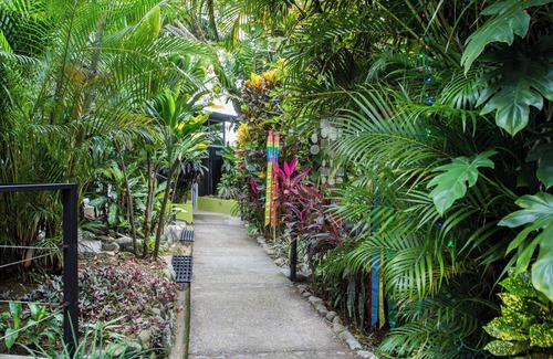El Cerro Villa | Walk to beach-Safe-Garden Studio-Great Manuel Antonio Location