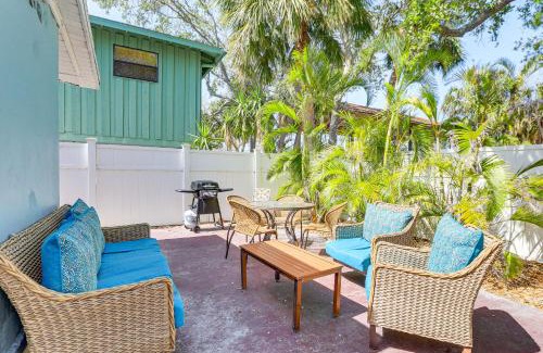 Indian Rocks Beach Wohnung | Walk to Beaches and Gulf Indian Rocks Beach Duplex!