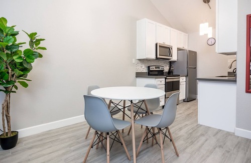 Mesa Grande Haus | Centrally Located Cozy Modern Condo