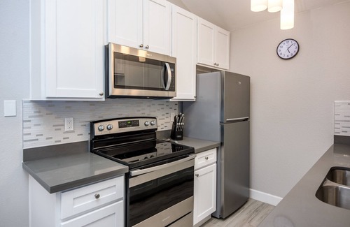 Mesa Grande Haus | Centrally Located Cozy Modern Condo