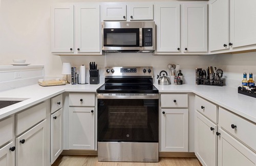 Starkville Eigentumswohnung | Walk to Davis Wade Stadium, Pet Friendly, King Bed