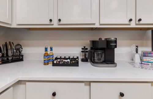 Starkville Eigentumswohnung | Walk to Davis Wade Stadium, Pet Friendly, King Bed