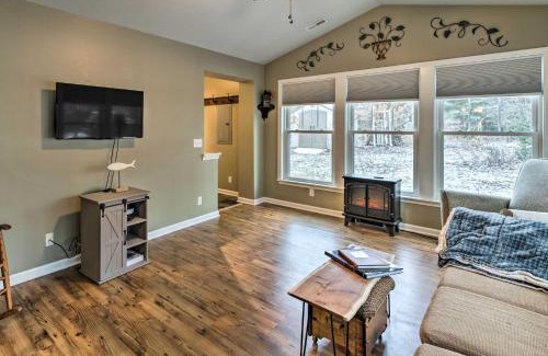 Delavan Lake Haus | Walk to Delavan Lake Extended Stay Home with Yard