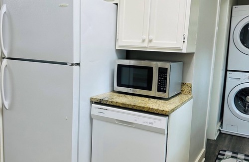 Geneva Haus | Walk to Downtown! 4-Bedroom Geneva Getaway