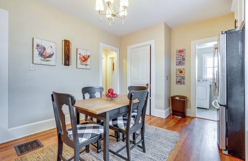 Zanesville Wohnung | Walk to Garden & Restaurants: Zanesville Apartment