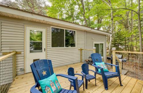 Ludington Haus | Walk to Lake Hamlin Cottage Near Boat Launch