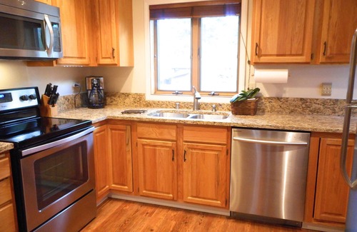 Incline Village Eigentumswohnung | Gehen Sie zum See! Upgrade sonnig und ruhig oberen McCloud One 1 Schlafzimmer