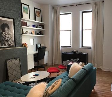 Old Town Triangle Wohnung | Walk to Lincoln Park, North Avenue Beach, and Second City! Lovely Old Town Charm! condo
