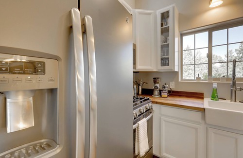 Southside Wohnung | Boho Chic Studio, Walk to Downtown and NAU!