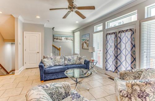 Myrtle Beach Haus | Walk to Ocean Myrtle Beach Townhome with Balcony!