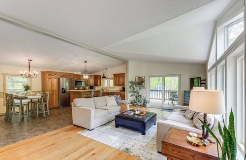 Loudonville Haus | Walk to River: Loudonville Retreat w/ Hot Tub!