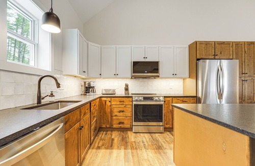 Sebago Haus | Walk to Sebago Town Beach: Luxe Townhome w/ Grill