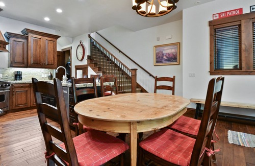 Park City Haus | Pool, Hot Tub, Gym Juniper Landing 2 bedroom Canyons Retreat