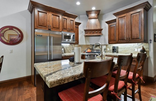 Park City Haus | Pool, Hot Tub, Gym Juniper Landing 2 bedroom Canyons Retreat