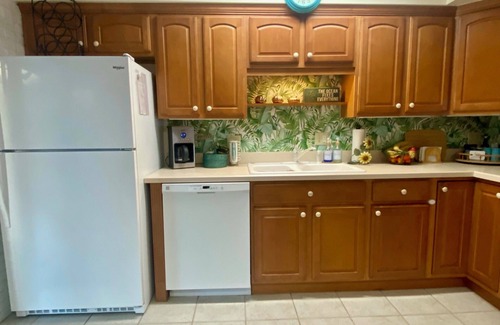 Cocoa Isles Haus | Walk to the beach! Comfortable 3-bedroom house in amazing Cocoa Beach sleeps 6.