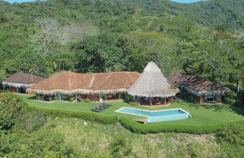 Islita Haus | Walk to the beach from 4 bedroom house w/salt water infinity pool.