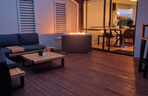 Taupo Haus | Walk to the Lake, or Stay in and Enjoy the View