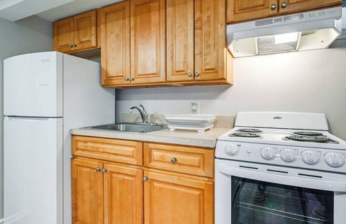 Floral Park Wohnung | Walkable Elmont Studio: 19 Mi to New York City!