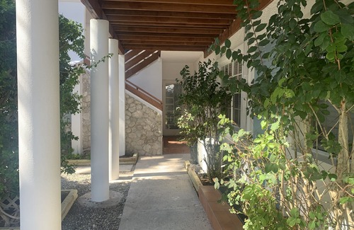 George Town Wohnung | Walking distance to Smith Cove Beach, nearby restaurants, 7 min drive Camana Bay