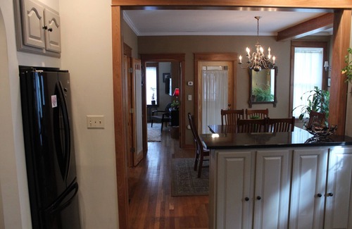 Marquette Wohnung | Zu Fuß zu den Geschäften, Restaurants und Brauereiausschank. In der Nähe NMU und Krankenhaus