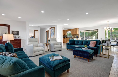 Araby Haus | Walking On Sunshine - Beautiful Palm Springs Retreat