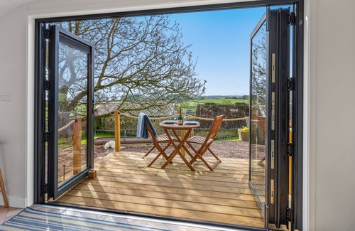 Tidenham Hütte | Wallhope Escape - sleeps 6 guests in 3 bedrooms