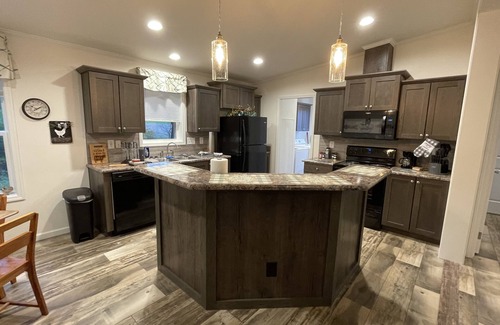 Sextonville Haus | Walnut Getaway Relaxing Country Getaway