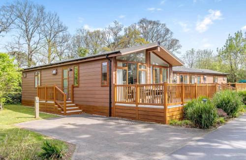 Holton Heath Resort | Wareham Forest Lodge Retreat
