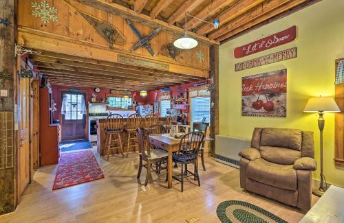 Jamaica Haus | Warm and Inviting Jamaica Cabin with Grill Ski and Hike